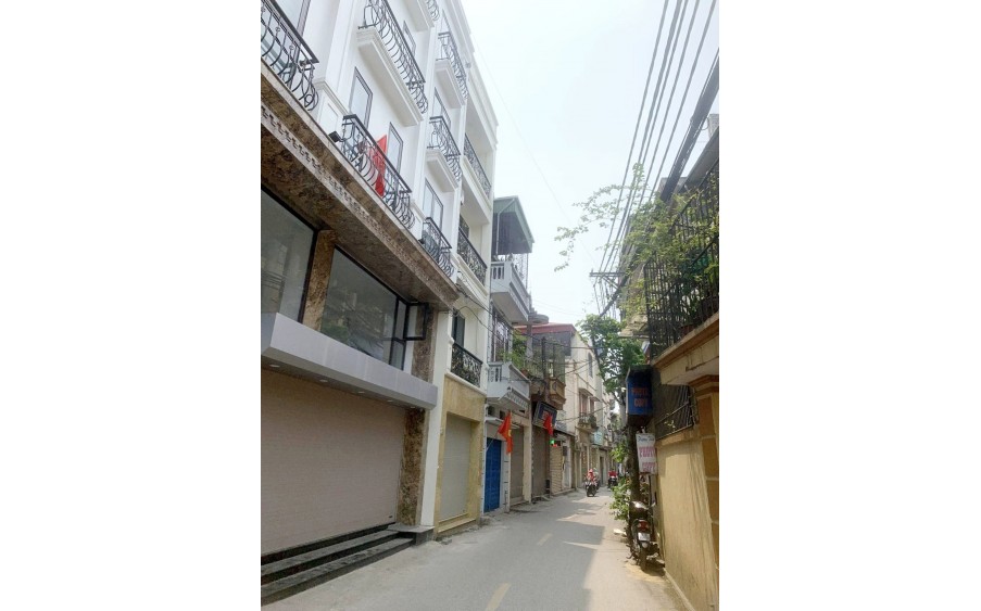 BÁN ĐẤT TẶNG NHÀ 3 TẦNG CŨ MẶT PHỐ GIÁP NHỊ, HOÀNG MAI, 90M2, 12.6 TỶ (CTL)